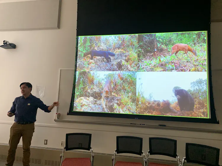 Dr. Iñamagua gave his talk on mitigating Climate Change through productive landscapes design, here showing the many mammals of these productive ecosystems.